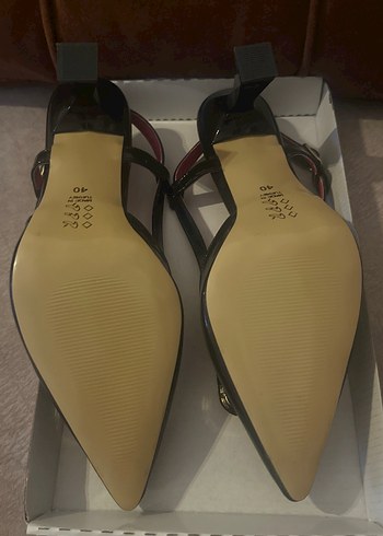 Kırmızı Tokalı Stiletto Topuklu Kadın Ayakkabı - Görsel 5