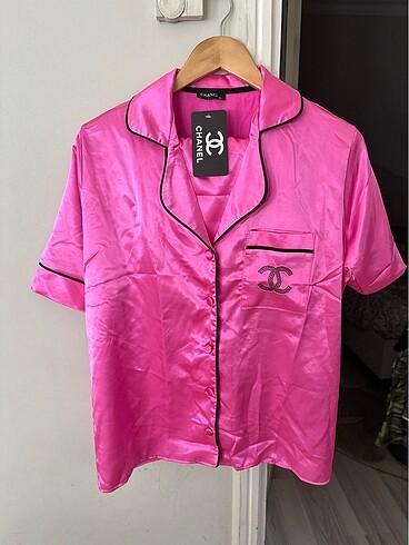 Chanel saten şortlu takım