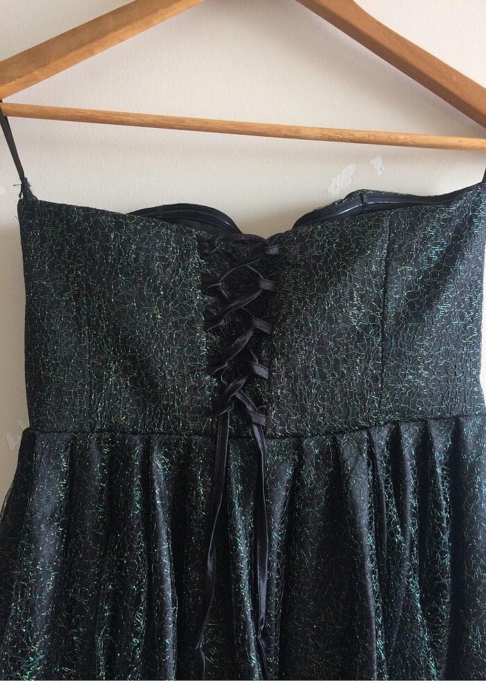 Parıltılı straplez elbise - Görsel 4