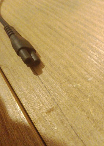 Bej ve Gri Güç Kablosu - Görsel 2