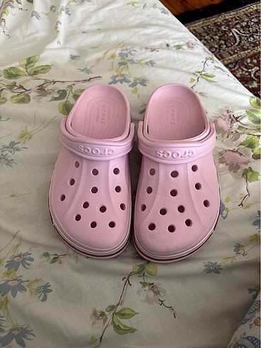 Pembe crocs