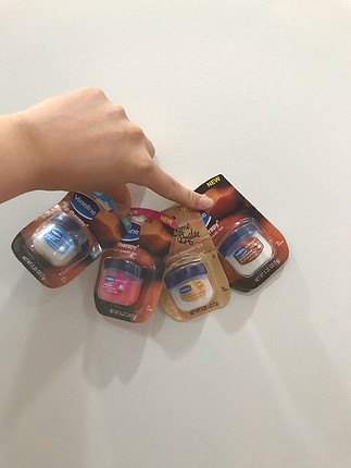 Vaseline dudak balmı