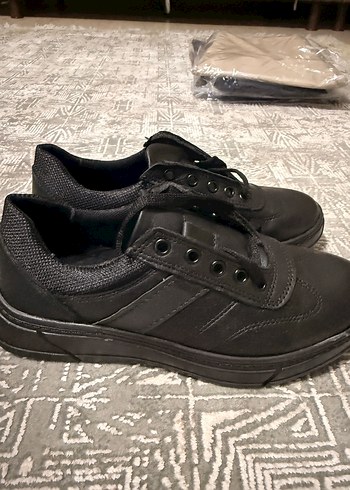 Diğer Siyah Bagcikli Gunluk Spor Ayakkabi
