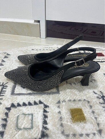 Topuklu ayakkabı - Görsel 2