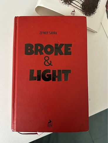  Broke & Light - Zeynep Sahra