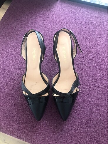 Divarese Arkası açık stiletto