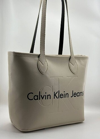  Beden çeşitli Renk Calvin Klein Çanta