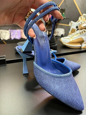 Zara Kot taşlı ayakkabı