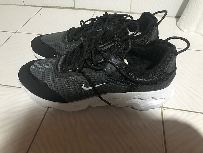 Nike spor ayakkabı