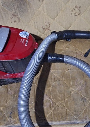 Kırmızı Bosch Elektrikli Süpürge çalişmiyor