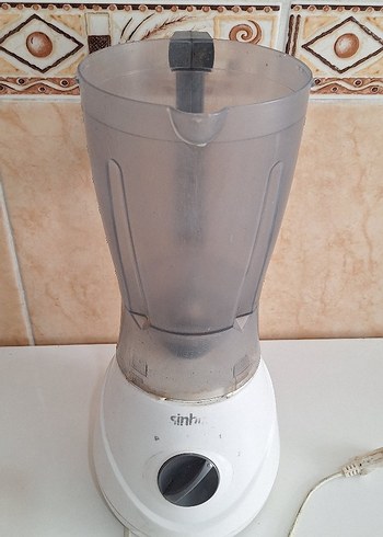 Beyaz ve Gri Mutfak Blenderı