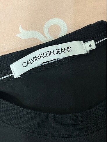m Beden Calvin klein tişört