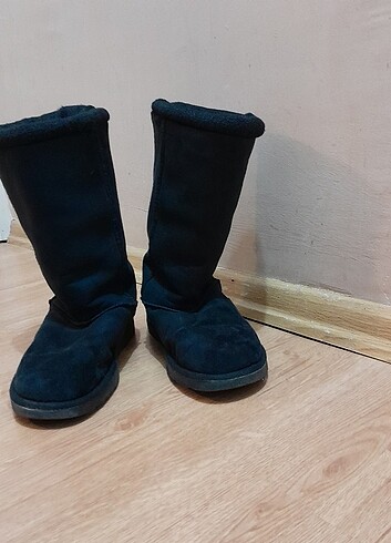 UGG Çizme