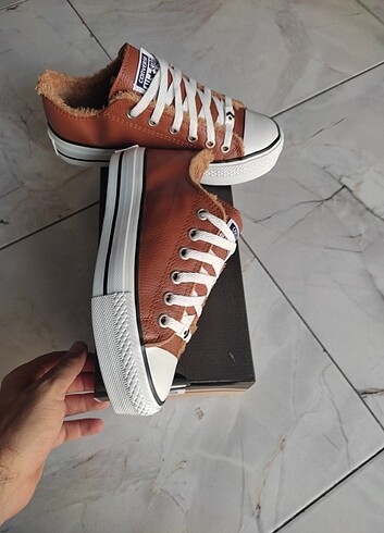 38 Beden turuncu Renk Converse 36 40 arası mevcuttur