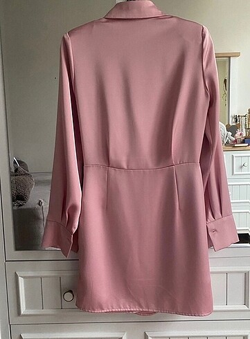 xs Beden Stradivarius pembe saten elbise