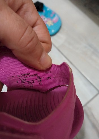 Kız Çocuk Pembe Cırtlı Kauçuk Terlik - Görsel 3