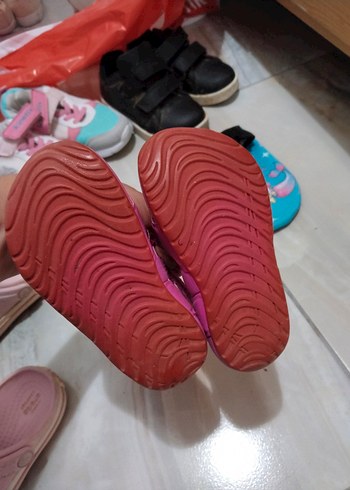 Kız Çocuk Pembe Cırtlı Kauçuk Terlik - Görsel 2