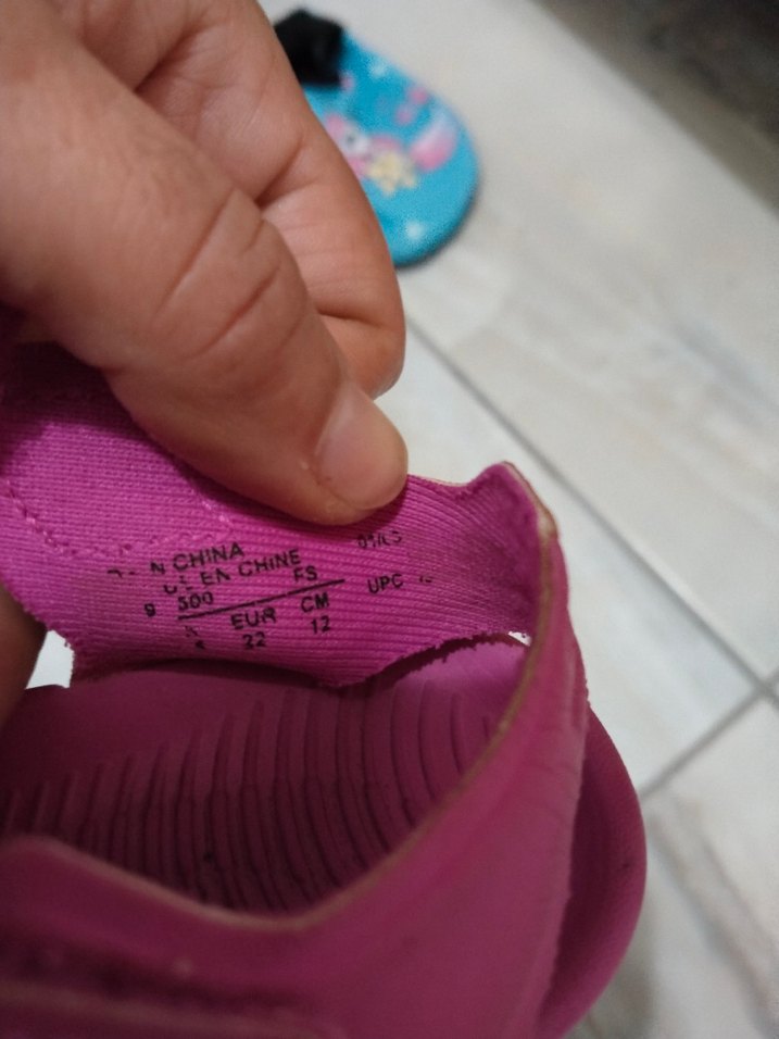 Kız Çocuk Pembe Cırtlı Kauçuk Terlik - Görsel 3