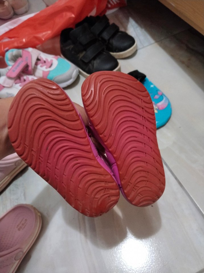 Kız Çocuk Pembe Cırtlı Kauçuk Terlik - Görsel 2