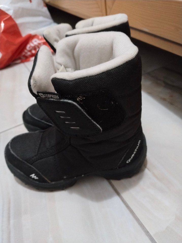 Erkek Çocuk Siyah Cırtlı Kauçuk Bot - Görsel 2