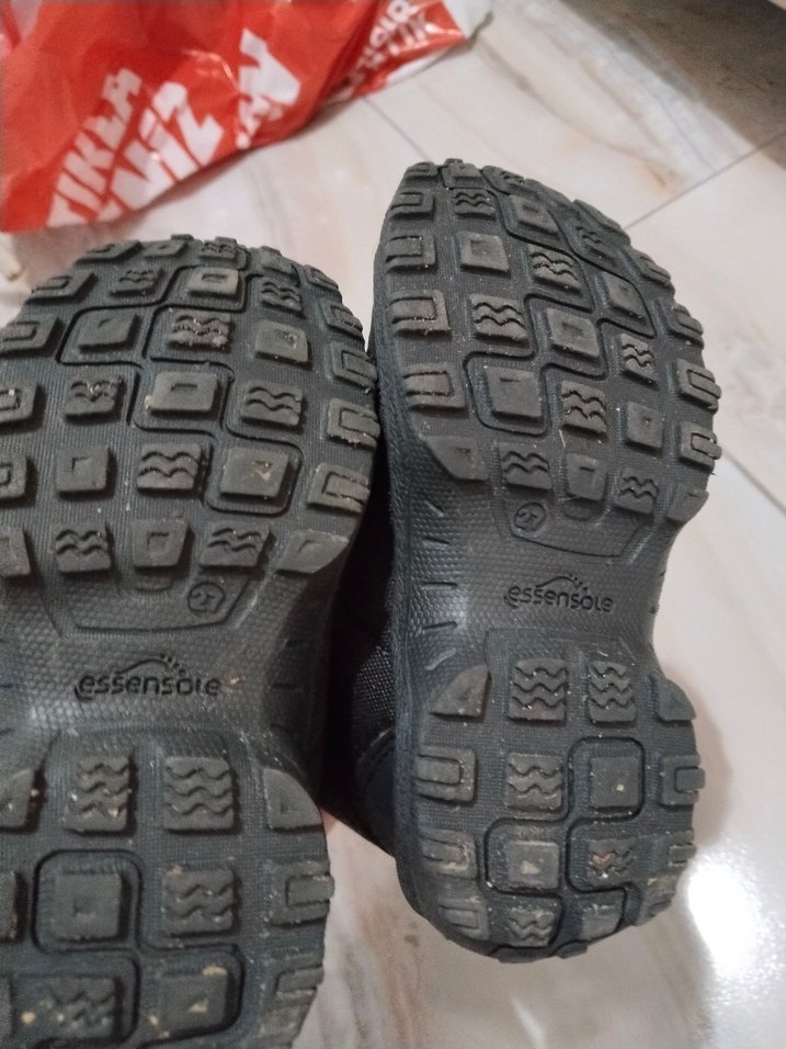 Erkek Çocuk Siyah Cırtlı Kauçuk Bot - Görsel 5