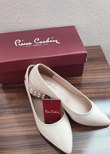 37 Beden Pierre Cardin aksesuarlarli kadın ayakkabısi