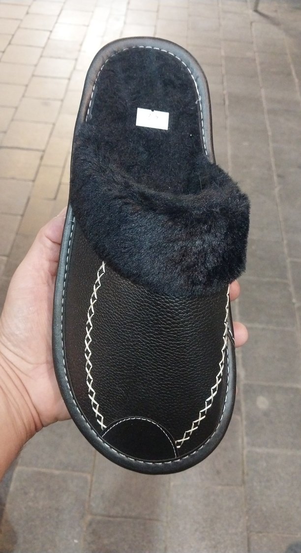 Siyah Deri Kürklü Erkek Ev Terliği 41-45 numara - Görsel 2