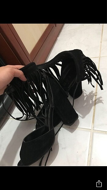 39 Beden siyah Renk Püsküllü kalın topuklu