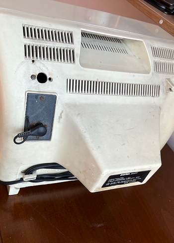 Bej Renk Retro TV Monitörü - Görsel 3