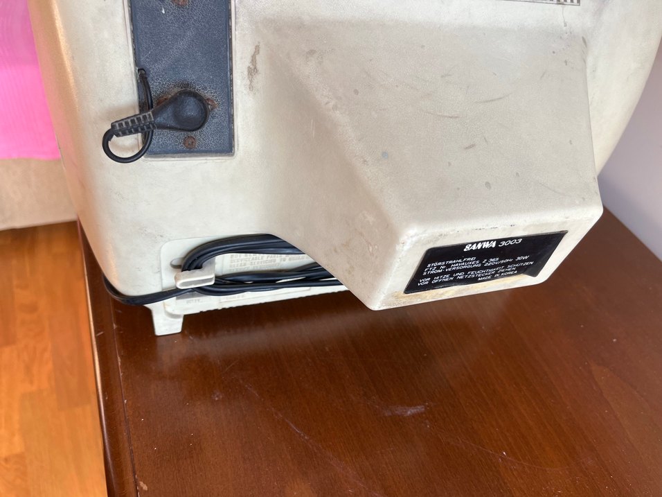 Bej Renk Retro TV Monitörü - Görsel 2