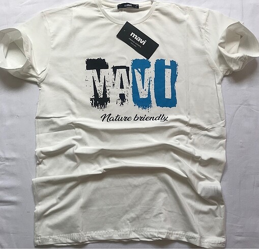 mavi tişört