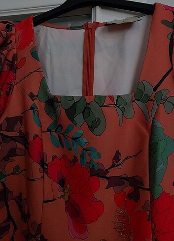 40 Beden çeşitli Renk Lc waikiki çiçekli kısa elbise