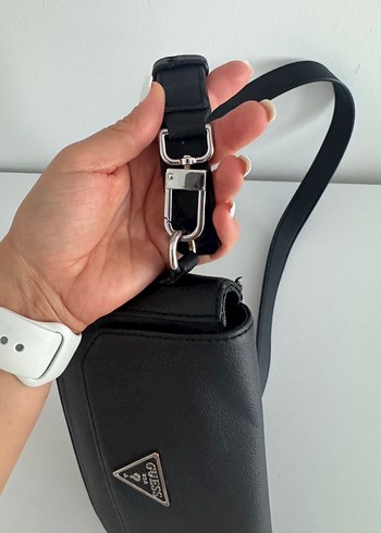 Siyah Guess Deri Kemerli Kadın Çanta - Görsel 5