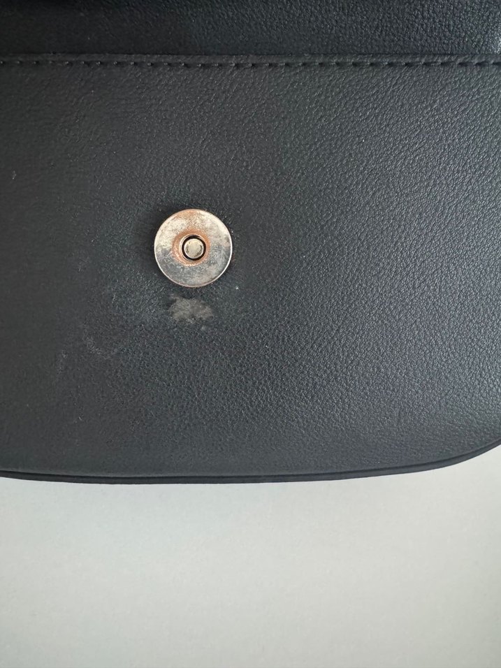 Siyah Guess Deri Kemerli Kadın Çanta - Görsel 4