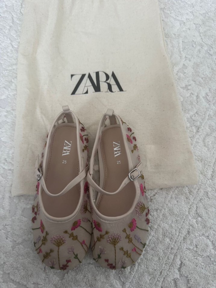 Nakışlı Beyaz Kız Babet Dantel Detaylı - Görsel 2