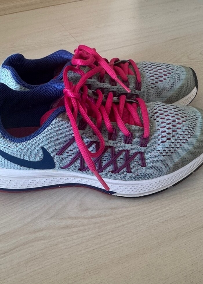 Nıke spor ayakkabı - Görsel 2