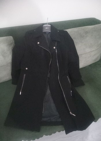 Siyah Fermuarlı Uzun Kaban - Görsel 3