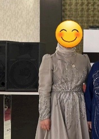 l Beden Bej İşlemeli Uzun Kollu Abiye Elbise