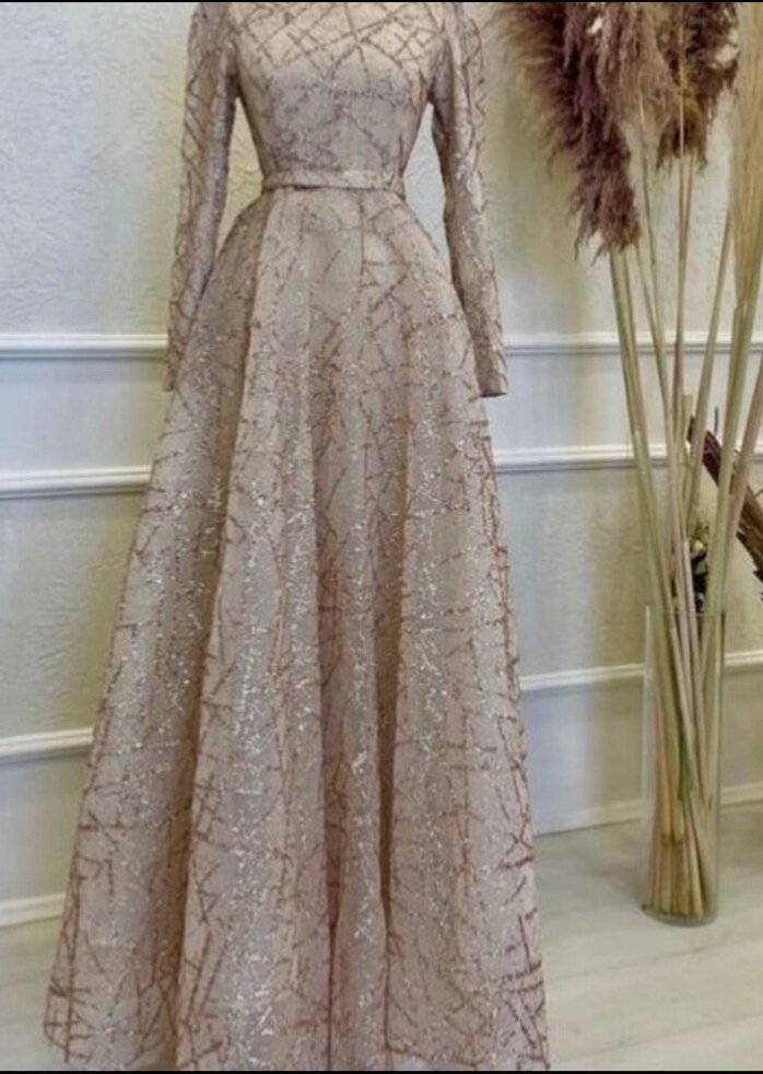Parlak İşlemeli Bej Uzun Abiye Elbise - Görsel 2