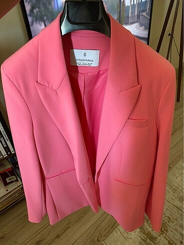 Stradivarius barbie blazer