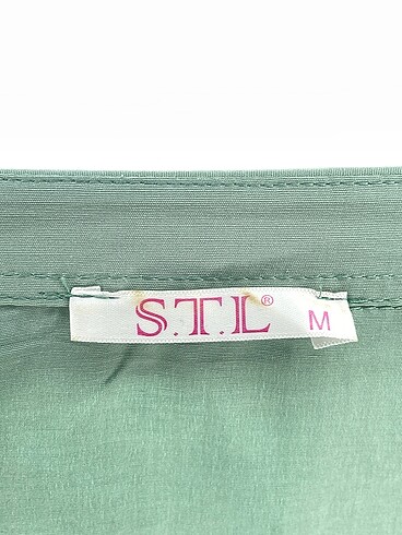 m Beden çeşitli Renk PreLoved Gömlek %70 İndirimli.