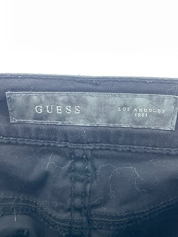27 Beden siyah Renk Guess Jean / Kot %70 İndirimli.