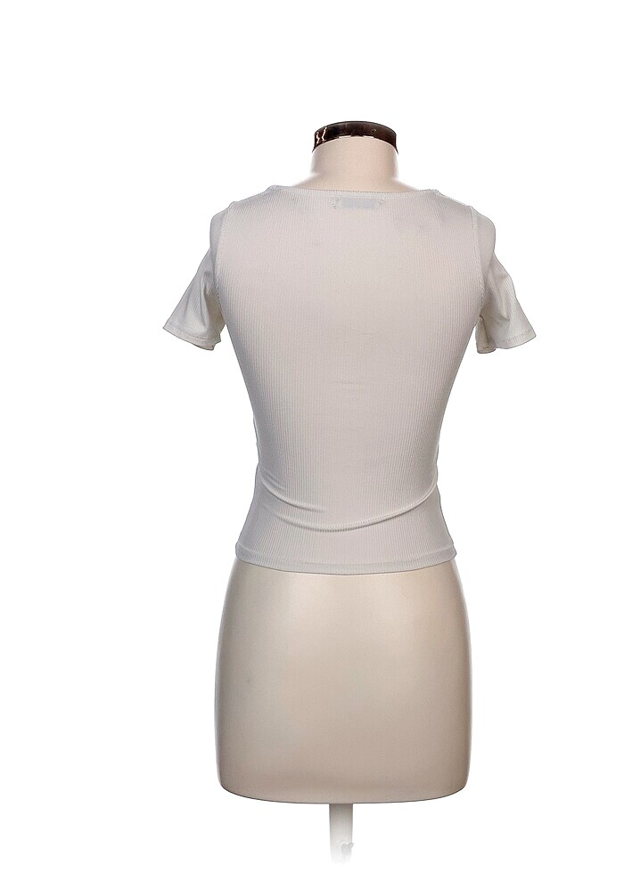 Pull and Bear T-shirt %70 İndirimli. - Görsel 3