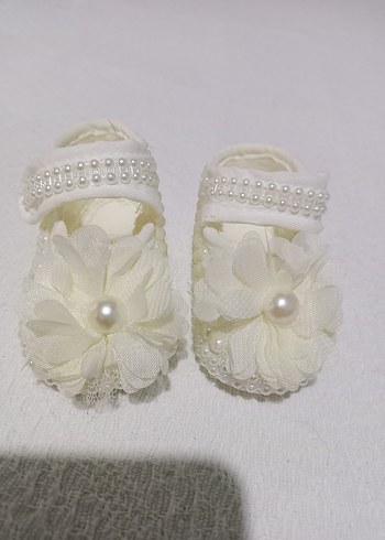 İnci Detaylı Beyaz Bebek İlk Adım Ayakkabısı