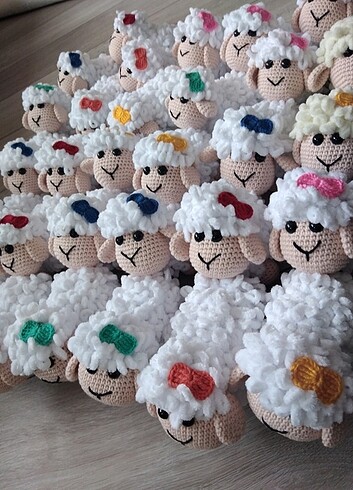 Tasarımcı Amigurumi oyuncak kuzu