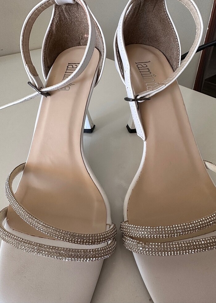 Topuklu ayakkabı - Görsel 2