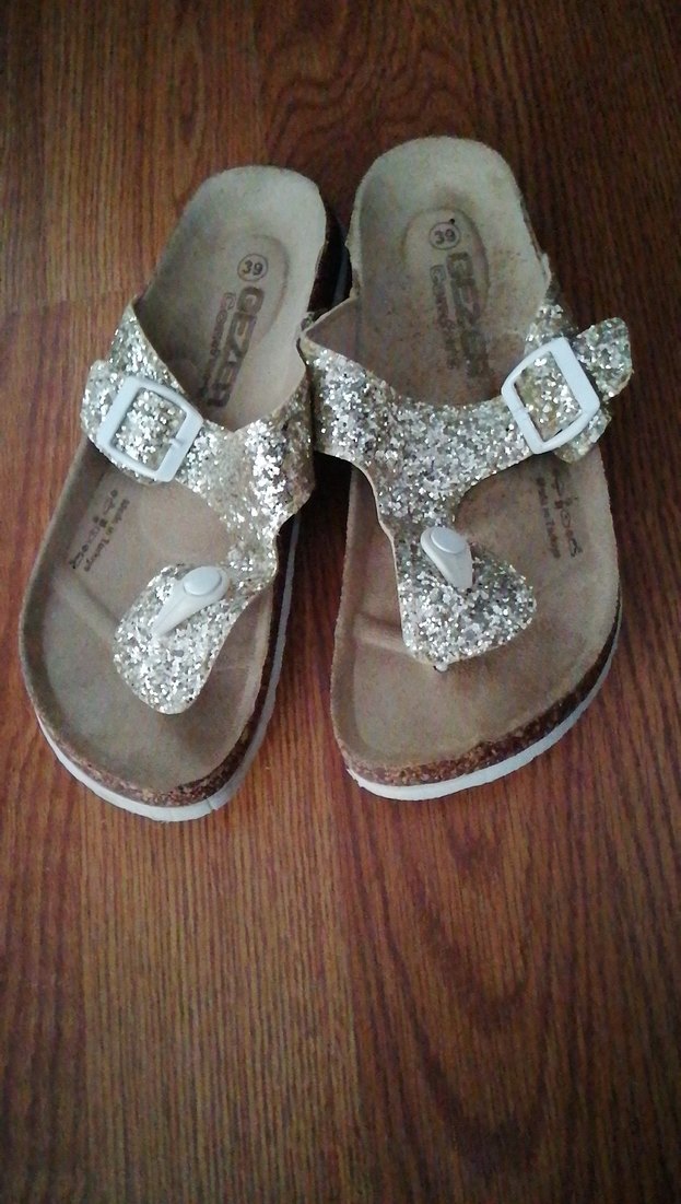 Altın Renkli Tokalı Kadın Terlik - Görsel 2