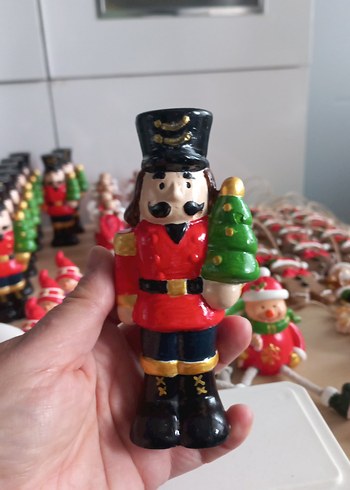 Renkli Kırmızı Asker Biblo - Görsel 2