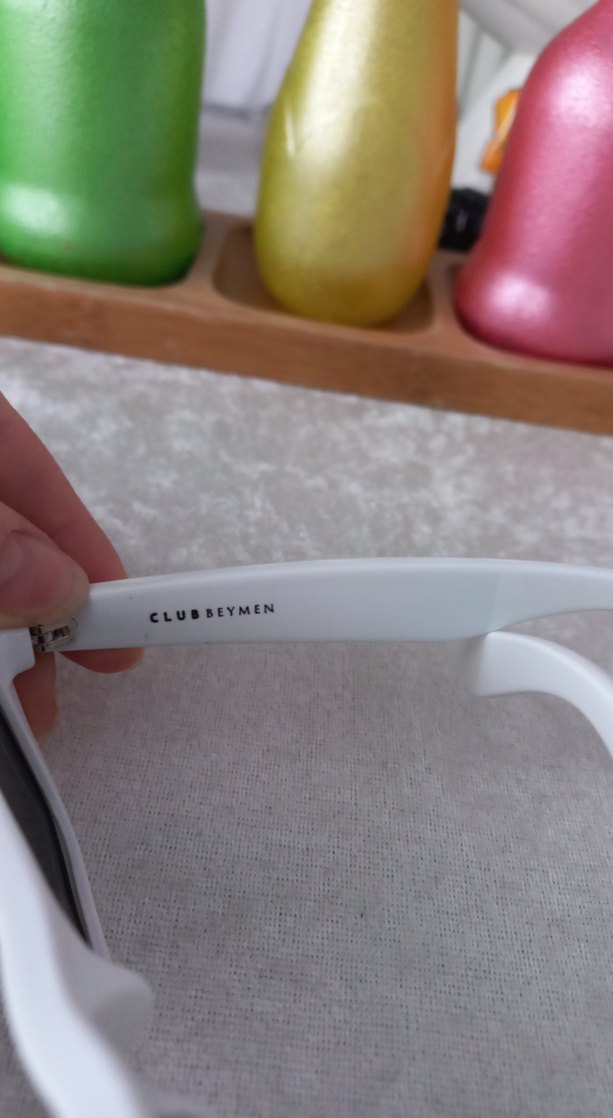 Beyaz Transparan Çerçeveli Kadın Güneş Gözlüğü - Görsel 4