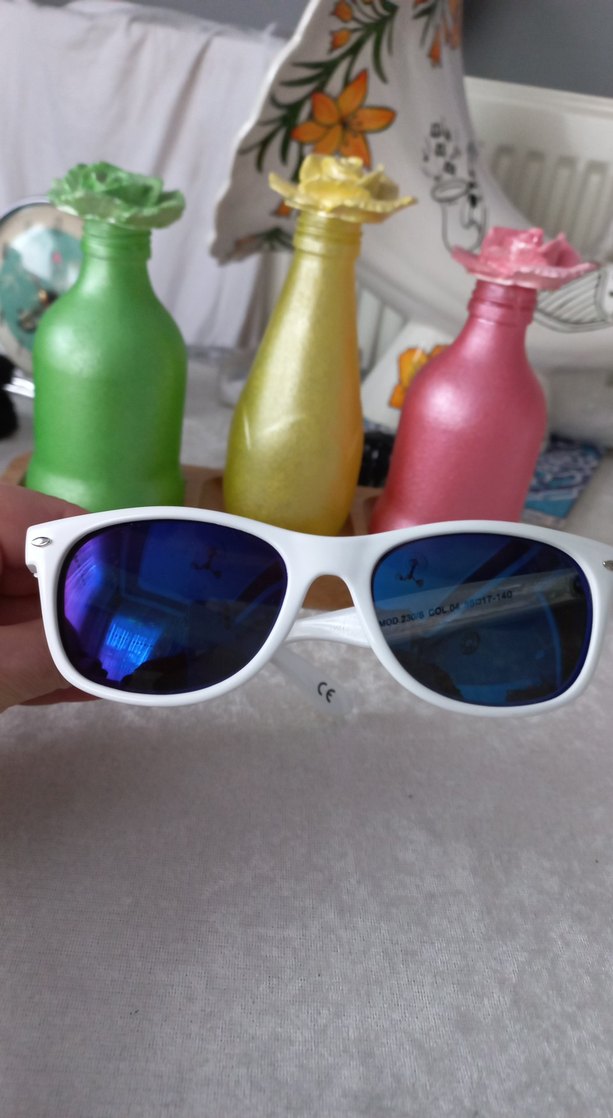 Beyaz Transparan Çerçeveli Kadın Güneş Gözlüğü - Görsel 2